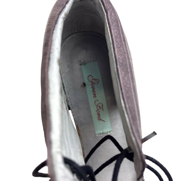 Geren Ford Tess Ankle Tie Heels Size 7.5 Ladies Black and Taupe Leather Pinup - Picture 9 of 9